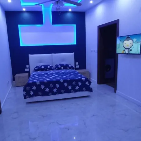 Luxurious With Heated Pool Jacuzzi *
