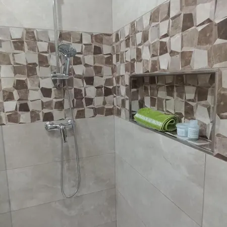 Luxurious With Heated Pool Jacuzzi Apartment Fontana