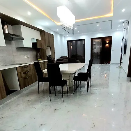 Luxurious With Heated Pool Jacuzzi Daire *