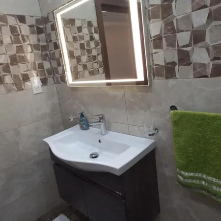 Luxurious With Heated Pool Jacuzzi Daire Fontana