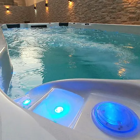 Apartment Luxurious With Heated Pool Jacuzzi *