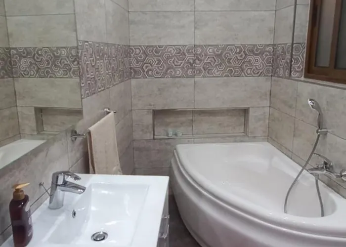 Luxurious With Heated Pool Jacuzzi Appartement