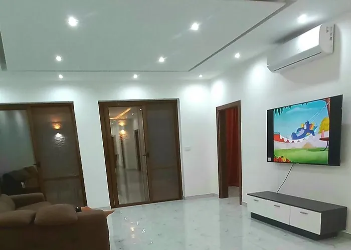 Appartement Luxurious With Heated Pool Jacuzzi Fontana