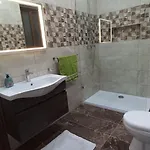 Luxurious With Heated Pool Jacuzzi アパート *