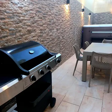 Luxurious With Heated Pool Jacuzzi Apartament Fontana