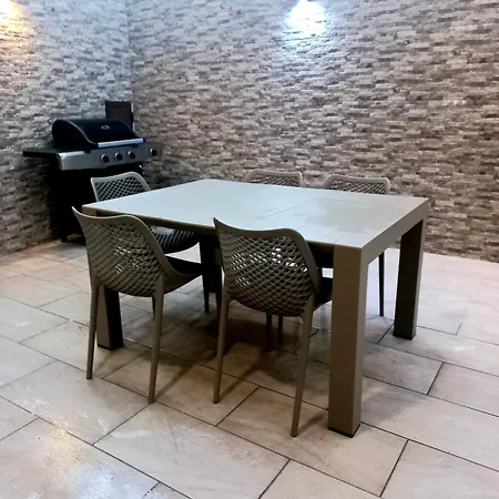 Apartament Luxurious With Heated Pool Jacuzzi