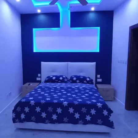 Luxurious With Heated Pool Jacuzzi *