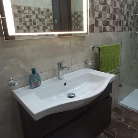 Luxurious With Heated Pool Jacuzzi Apartament *
