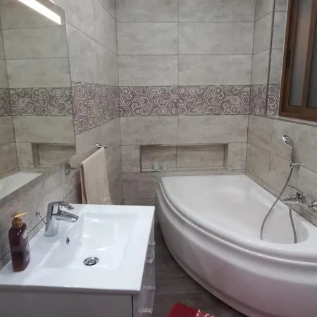 Luxurious With Heated Pool Jacuzzi Daire