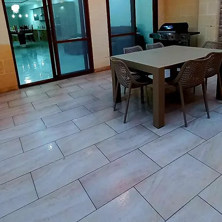 Luxurious With Heated Pool Jacuzzi Apartament Fontana