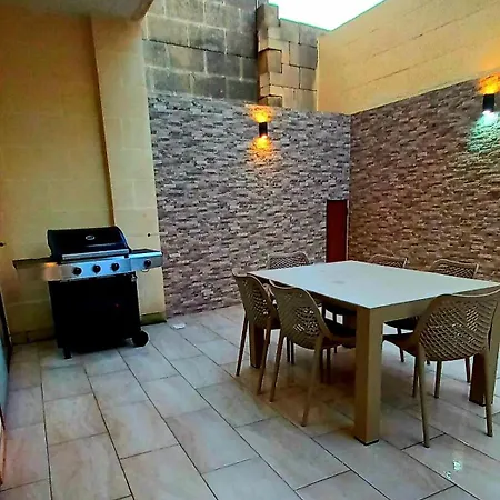 Luxurious With Heated Pool Jacuzzi