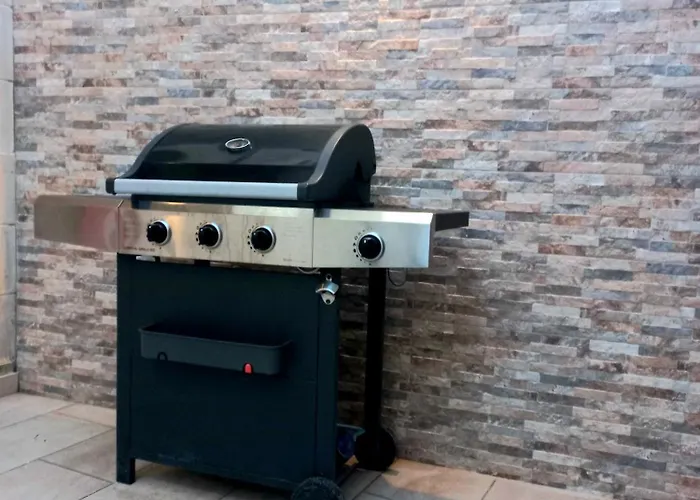 Luxurious With Heated Pool Jacuzzi *