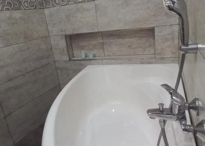 Luxurious With Heated Pool Jacuzzi Apartment Fontana