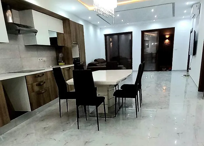 Luxurious With Heated Pool Jacuzzi Apartment *