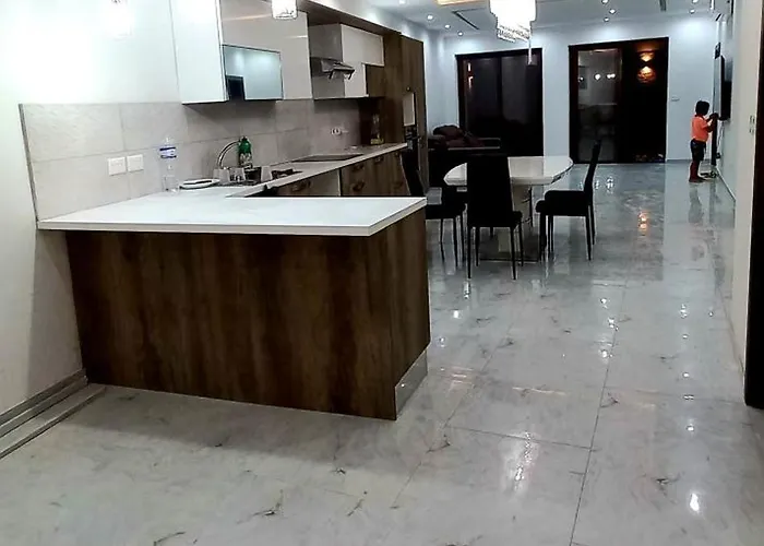 Luxurious With Heated Pool Jacuzzi Apartment Fontana