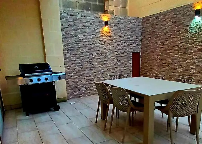 Luxurious With Heated Pool Jacuzzi