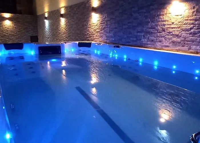 Luxurious With Heated Pool Jacuzzi Fontana